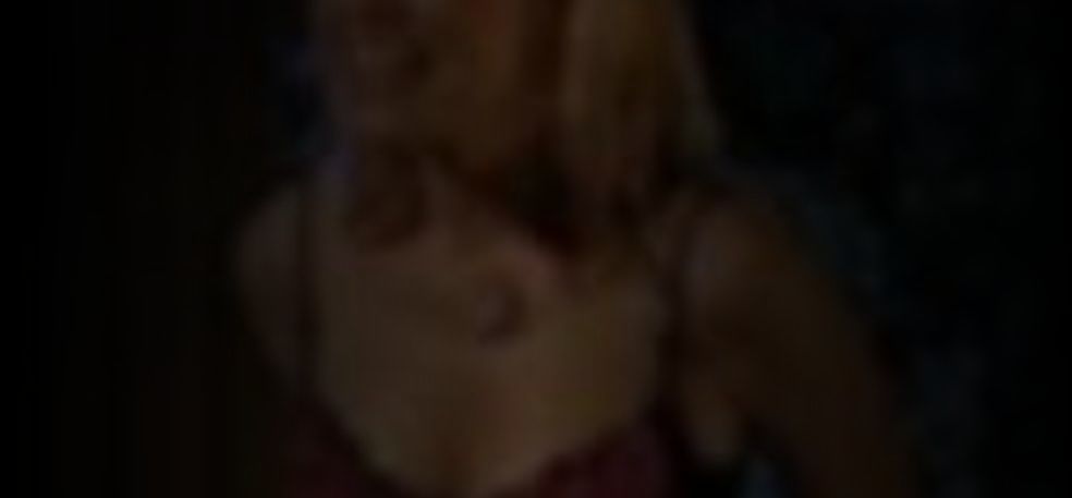 Elizabeth Banks Nude - Naked Pics and Sex Scenes at Mr. Skin.