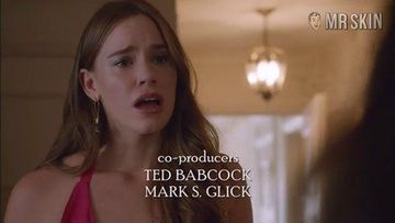 Revenge-04x02-Pullman-HD-01-large-3.jpg?quality=80&width=360&s=acbff565faf68c6eb162d8c1cf800c1deee27617c36500c707ce34a5ee92613f