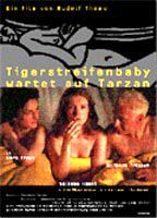 Tigerstreifenbaby wartet auf Tarzan
